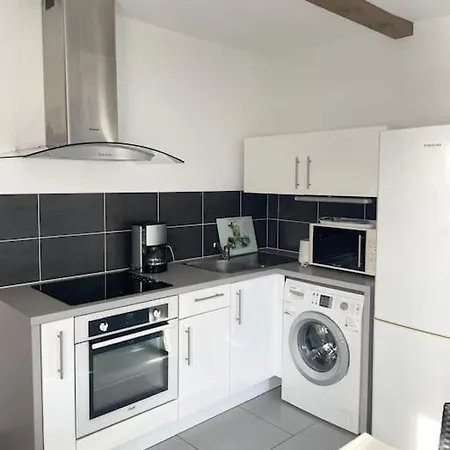 Appartement T2 Lumineux, Tres Bien Equipe, Proche Centre-ville *