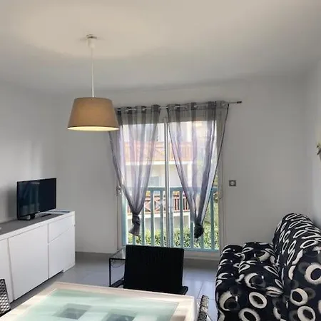 T2 Lumineux, Tres Bien Equipe, Proche Centre-ville Appartement *